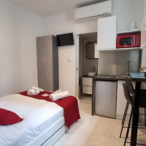 4 Dans Le Meme Immeuble Appartement Cannes