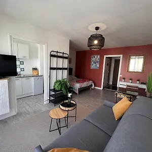 Les De Pinel Appartement Bron